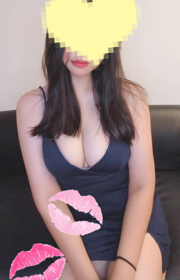 綾苑らいら
